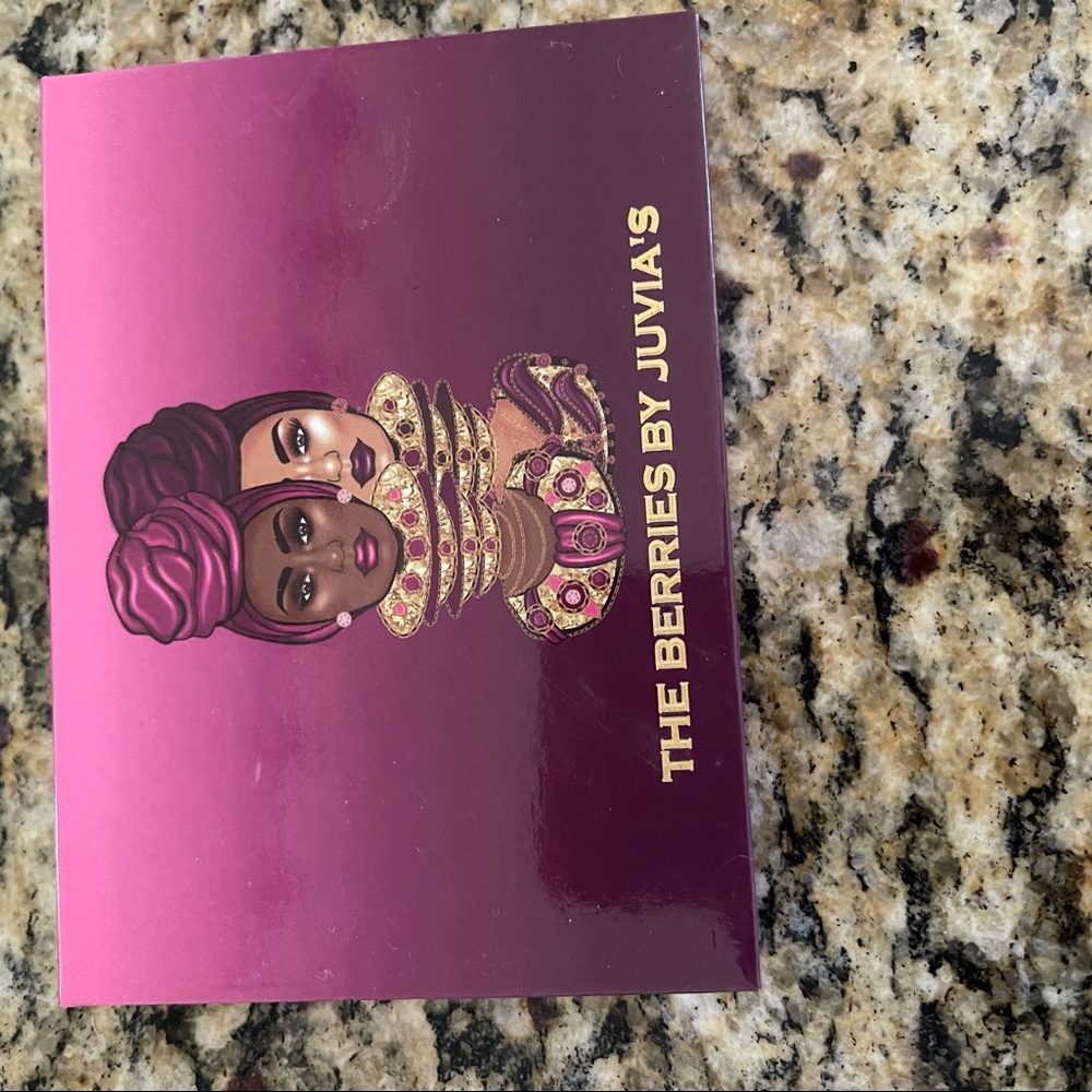 Juvia’s Place The Berries eyeshadow palette